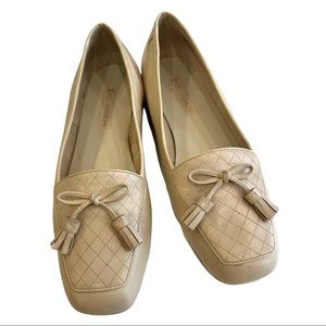 Enzo Angiolini cute basket weave vamp w/bow tie square toe cream slip on loafer